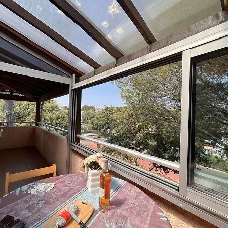 2 Pièces Avec Terrasse, Piscine, Parking Privé Et Proche à Saint-aygulf - Fr-1-226a-87