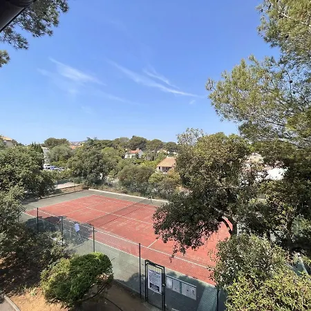 דירה 2 Pieces Avec Terrasse, Piscine, Parking Prive Et Proche A Saint-aygulf - Fr-1-226a-87